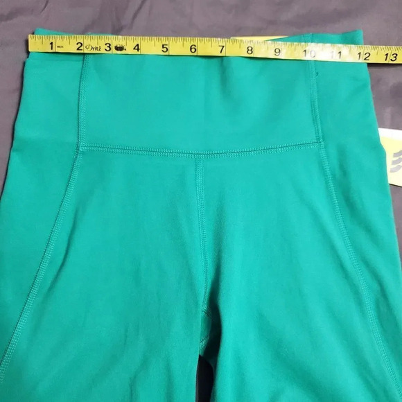 NWT All in Motion Brushed Sculpt High Rise Bike Shorts XS - Picture 3 of 9